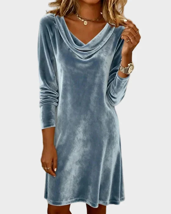 Frosina | Samtkleid mit Wasserfall-Ausschnitt