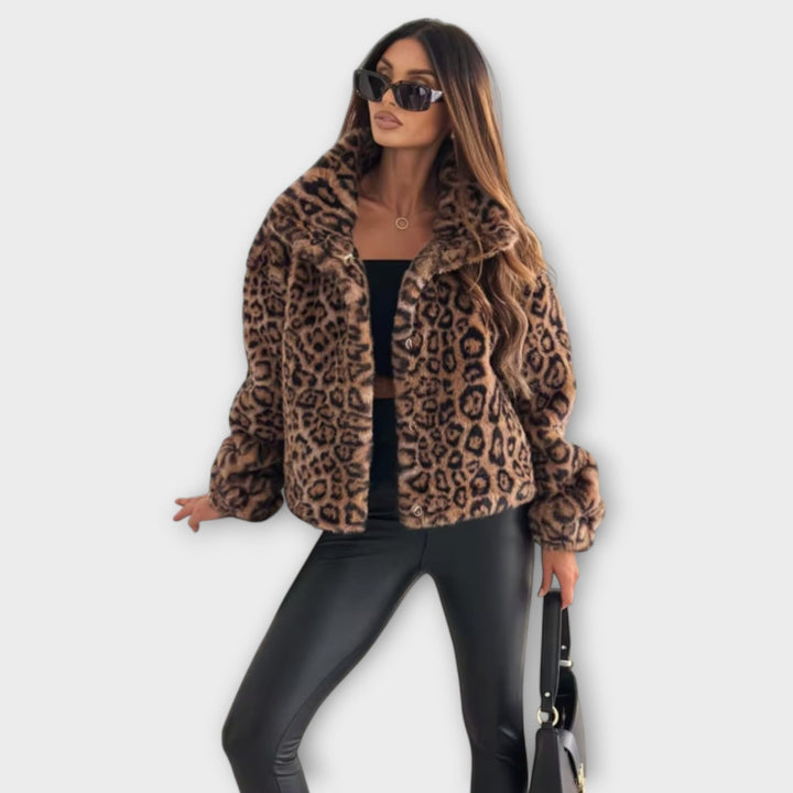 Leonor - Leopardenmantel