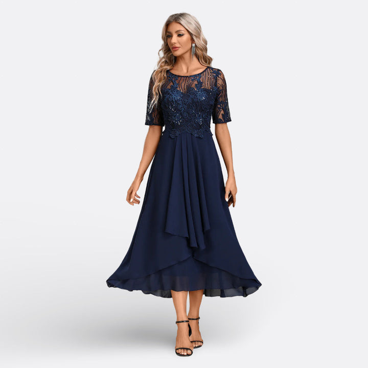 Mariana | Marineblaues Spitzenkleid mit kurzen Ärmeln