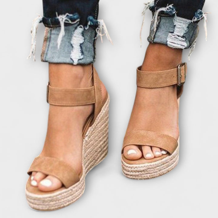 Elizabeth - Stilvolle Damenschuhe mit Gürtel