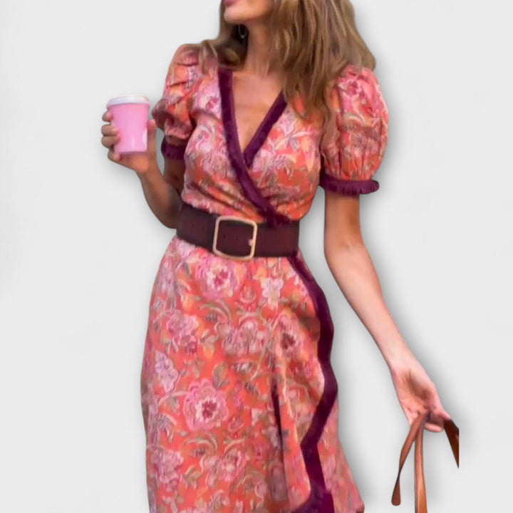 Elegantes Rosa Maxi-Kleid mit kurzen Ärmeln