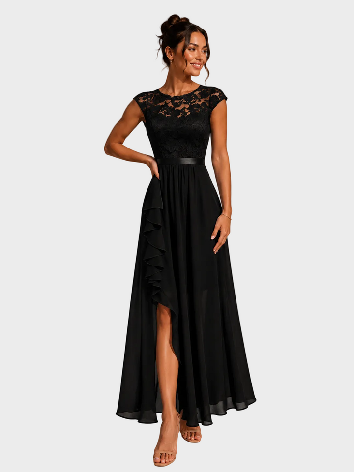 Justyna | Maxikleid in A-Linie mit Volants und Spitzendetails