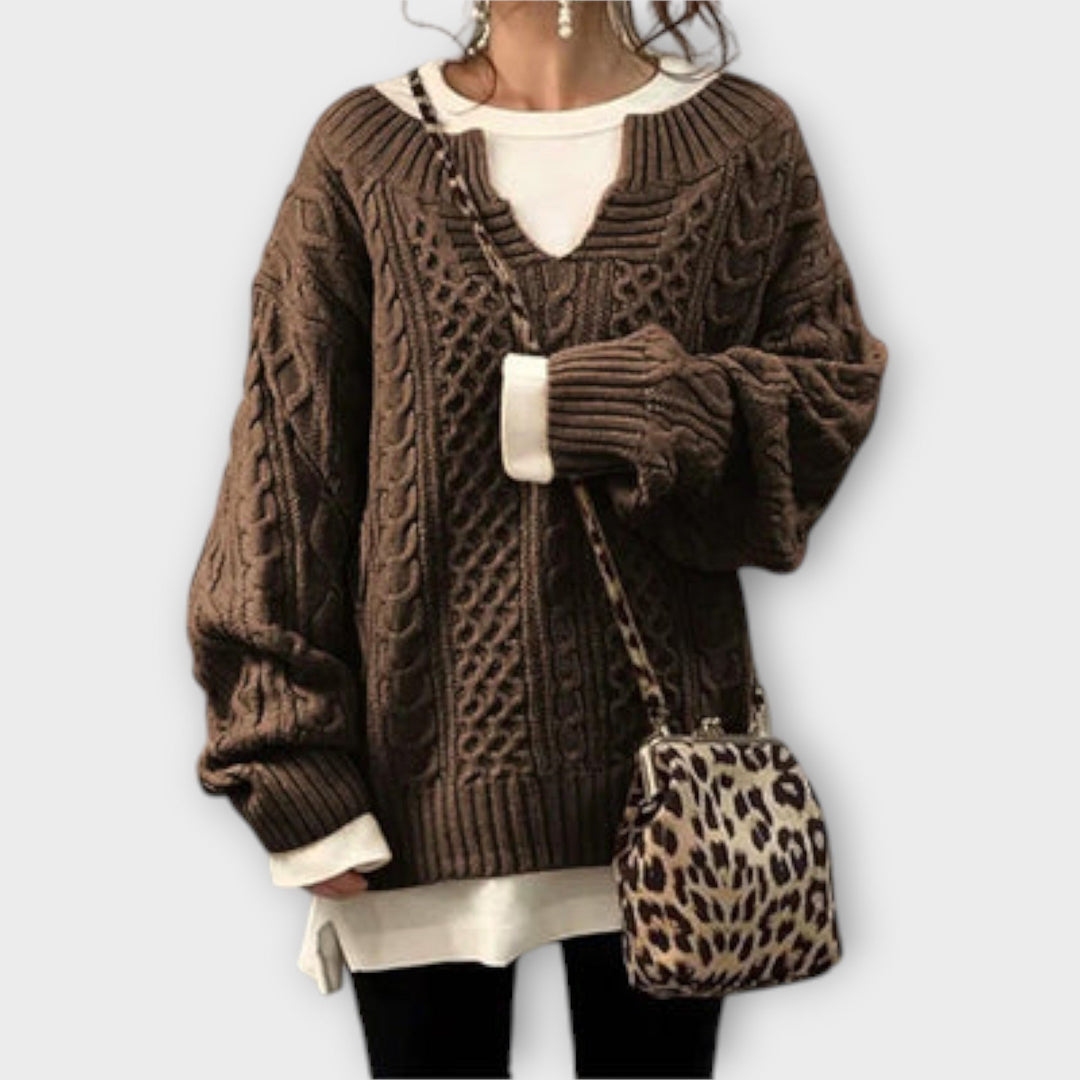 Denisa | Eng anliegender Pullover mit Zopfmuster