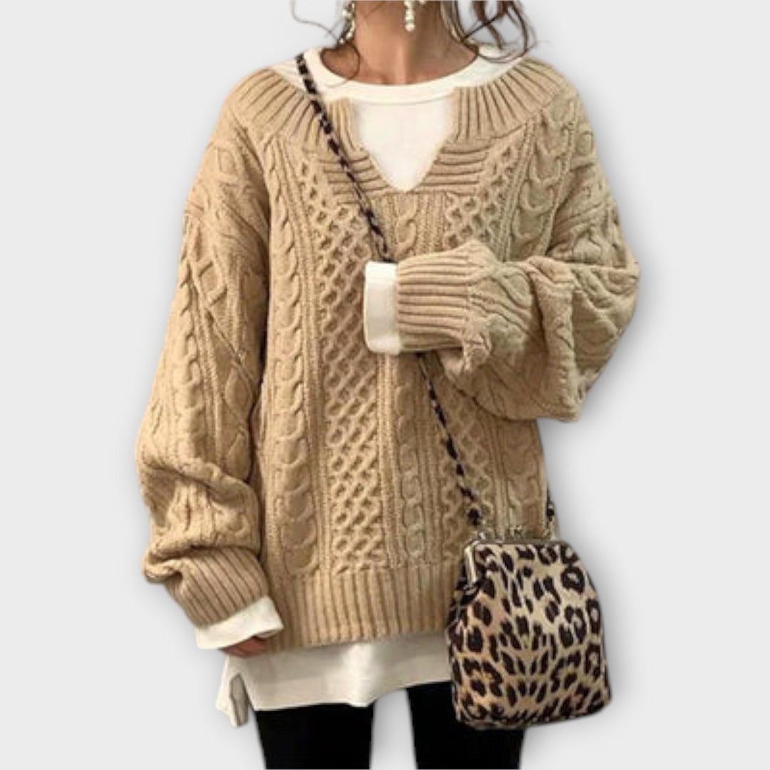 Denisa | Eng anliegender Pullover mit Zopfmuster