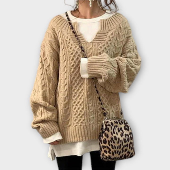 Denisa | Eng anliegender Pullover mit Zopfmuster