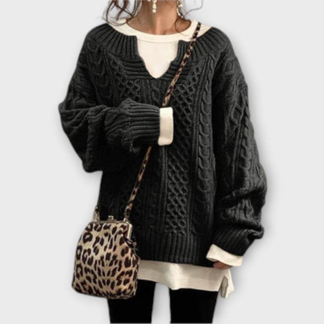 Denisa | Eng anliegender Pullover mit Zopfmuster
