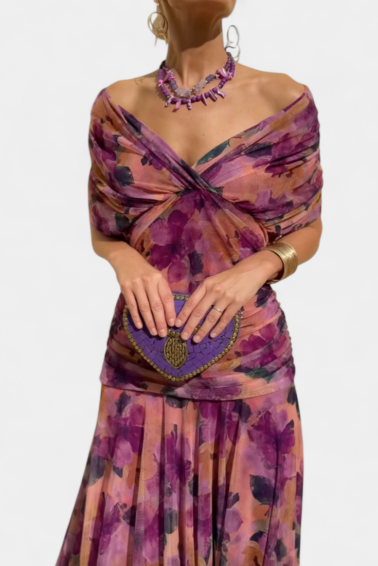 Magda | Langes Blumenkleid mit V-Ausschnitt und Plisseetaille