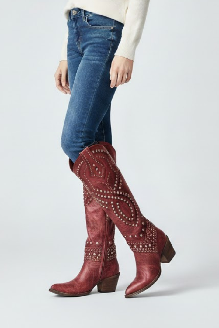 Amara | Hochgeschnittene Stiefel mit massivem Absatz und Nietendetail