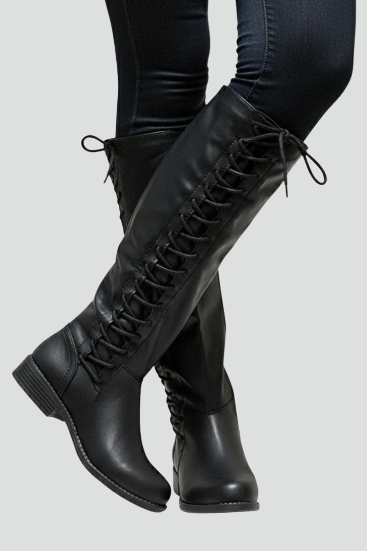 Clarissa | Knieboots mit Schnürung vorne und schlichtem Obermaterial