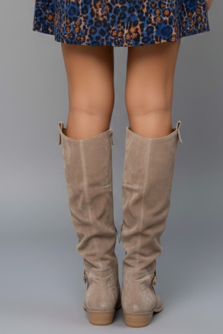 Jasmine | Overknee-Stiefel mit gerafftem Schaft und flachem Absatz