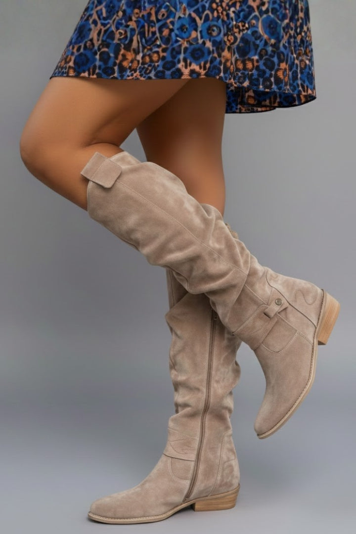 Jasmine | Overknee-Stiefel mit gerafftem Schaft und flachem Absatz