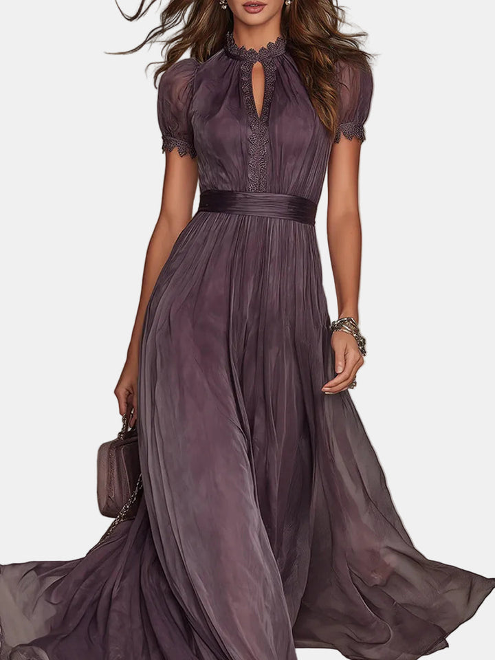Flavia | Langes violettes Chiffonkleid mit Spitzenabschluss
