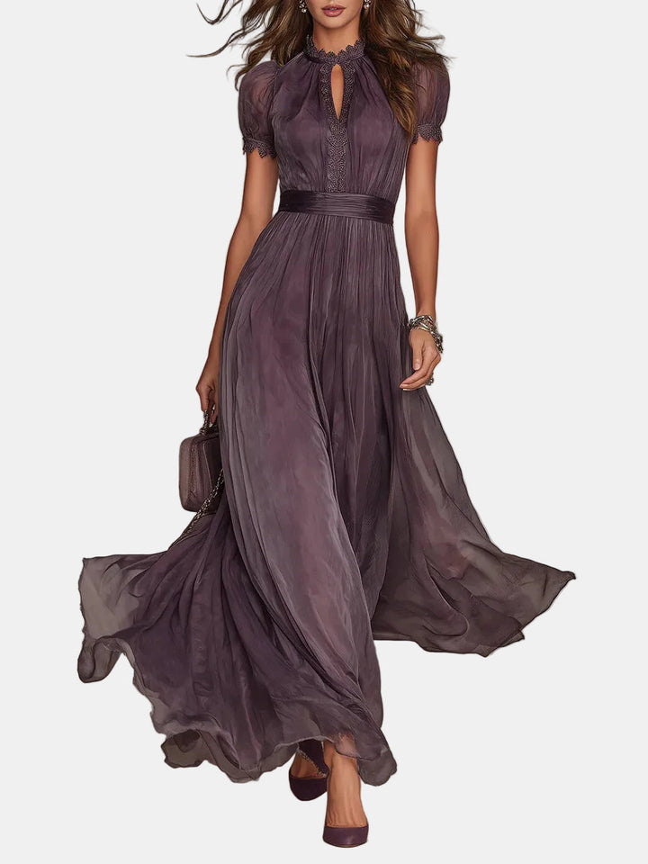 Flavia | Langes violettes Chiffonkleid mit Spitzenabschluss