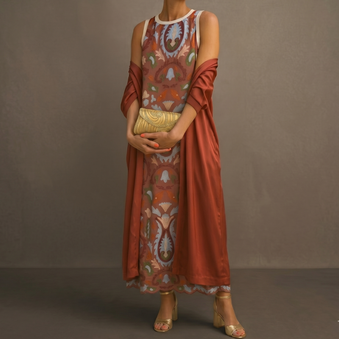 Daniela | Langes Kleid mit Blumenmuster und passender Weste