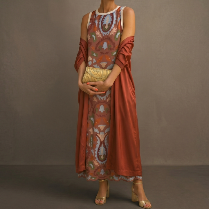 Daniela | Langes Kleid mit Blumenmuster und passender Weste