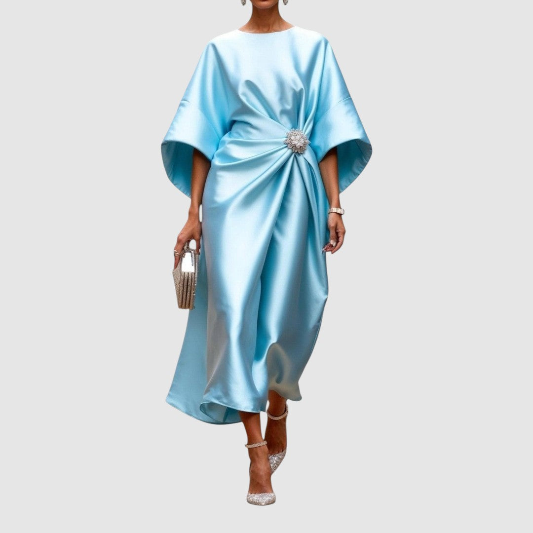 Mia | Langes Abendkleid mit Zierschnalle an der Taille