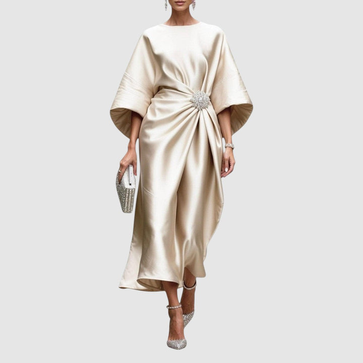 Mia | Langes Abendkleid mit Zierschnalle an der Taille